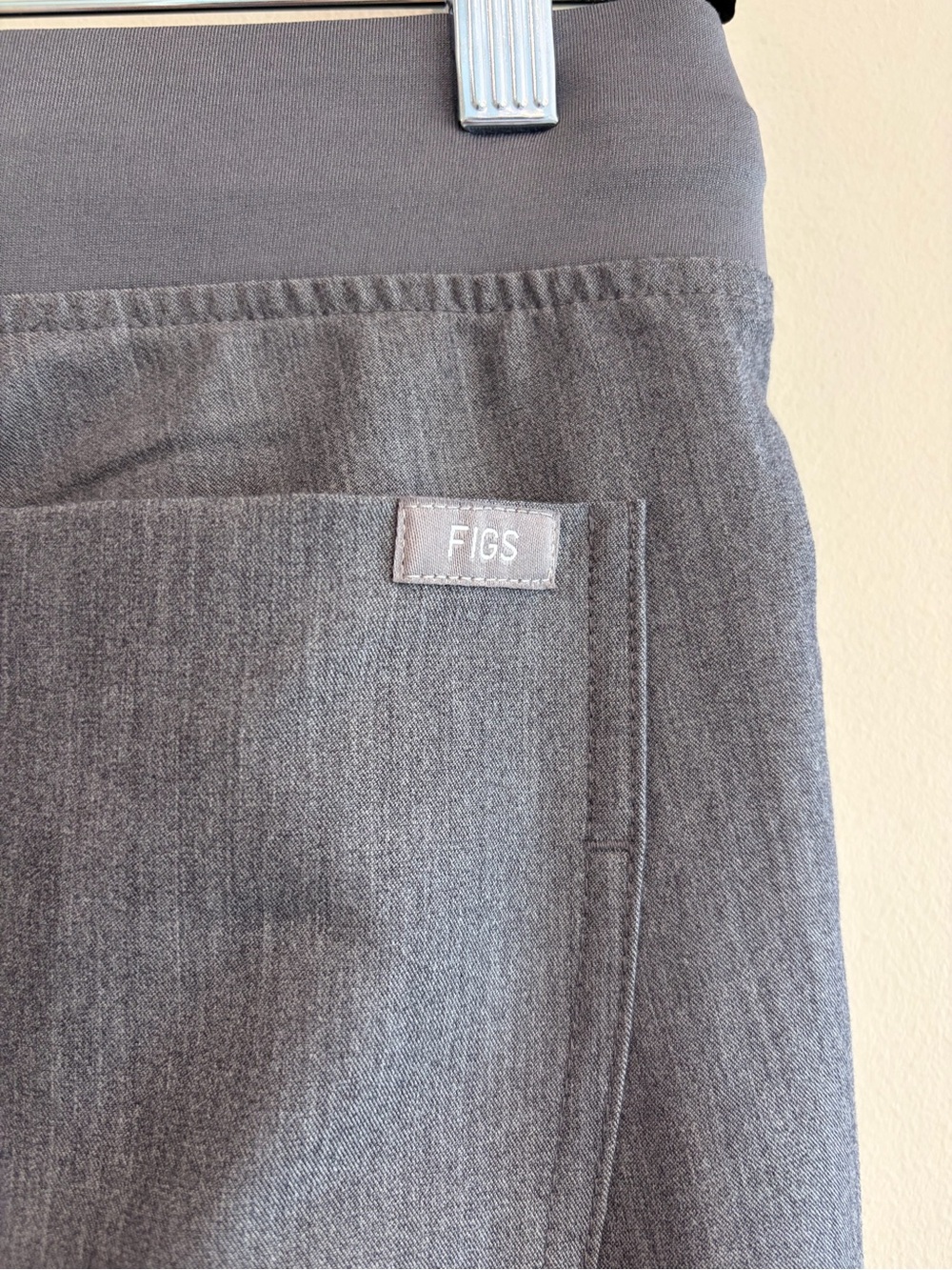 FIGS Scrubs Set in Size Small. Great Condition! - Picture 4 of 9